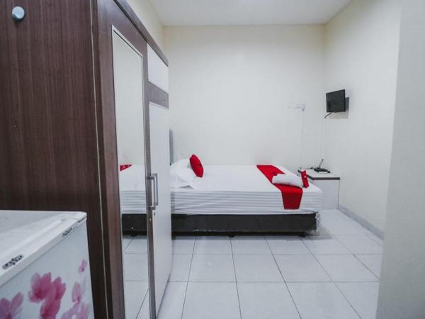 RedDoorz Plus near Semanggi : photo 5 de la chambre chambre double