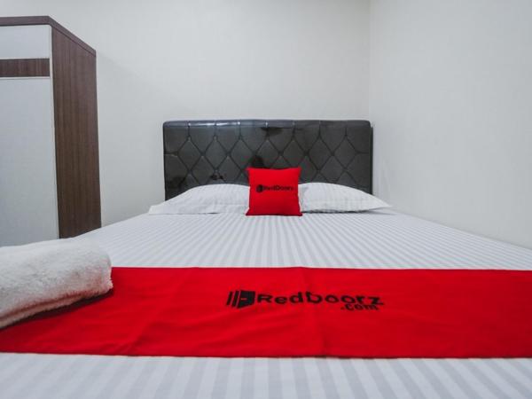 RedDoorz Plus near Semanggi : photo 6 de la chambre chambre double