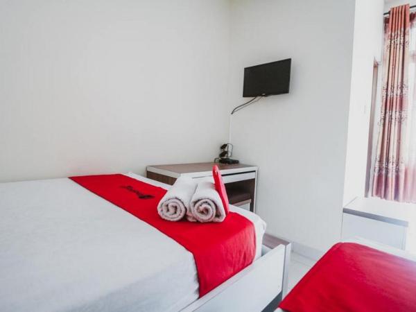 RedDoorz Plus near Semanggi : photo 4 de la chambre chambre lits jumeaux