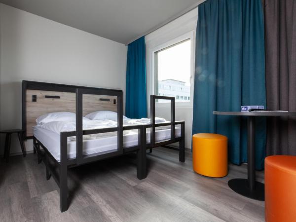 a&o Frankfurt Ostend : photo 6 de la chambre chambre simple