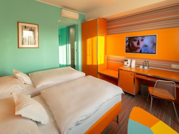 Hotel Continental : photo 3 de la chambre chambre double ou lits jumeaux supérieure