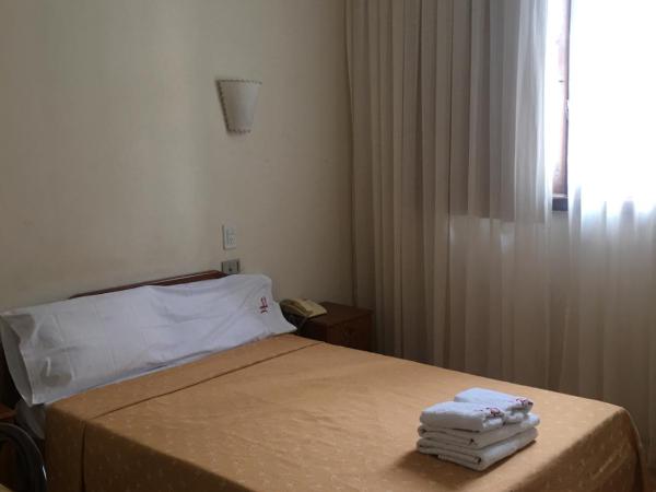 Hotel Rey : photo 1 de la chambre chambre double ou lits jumeaux classique