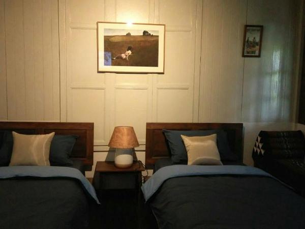 Pimthong Place : photo 2 de la chambre chambre lits jumeaux avec terrasse