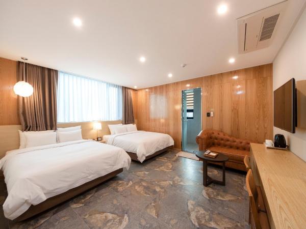 Hotel Nafore : photo 4 de la chambre chambre quadruple