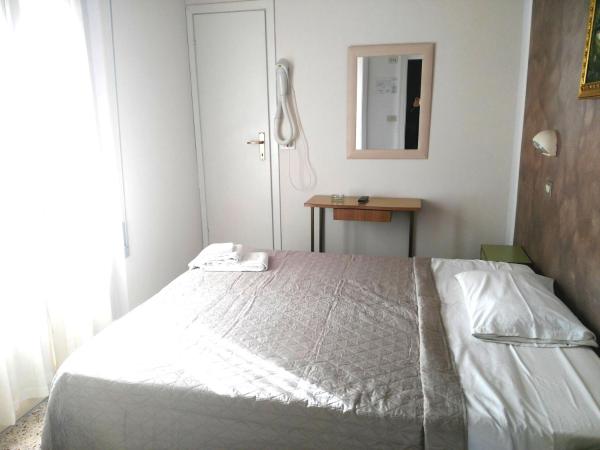 Hotel Marittimo : photo 6 de la chambre chambre double standard avec ventilateur