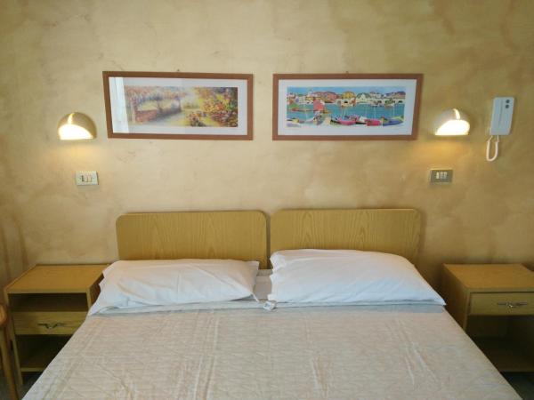 Hotel Marittimo : photo 5 de la chambre chambre double standard avec ventilateur