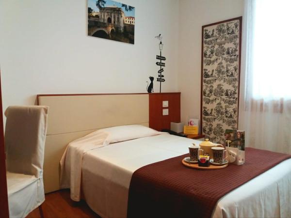 Hotel Mezzaluna : photo 1 de la chambre chambre simple