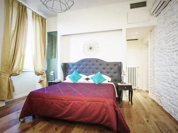 Hotel St. James : photo 8 de la chambre chambre double ou lits jumeaux deluxe - vue sur ville 