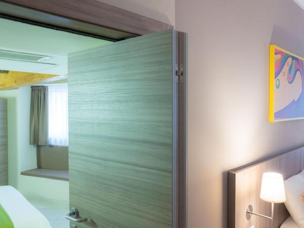 Art Suite nel Cuore di Napoli : photo 3 de la chambre chambre quadruple deluxe