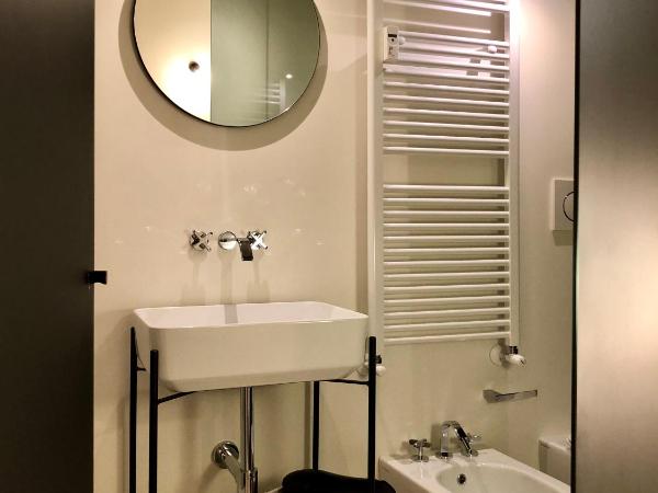 Cà Bèla - Porta Romana : photo 8 de la chambre chambre double avec salle de bains privative