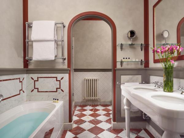 Palazzo Niccolini al Duomo Residenza D'Epoca : photo 1 de la chambre chambre deluxe double ou lits jumeaux
