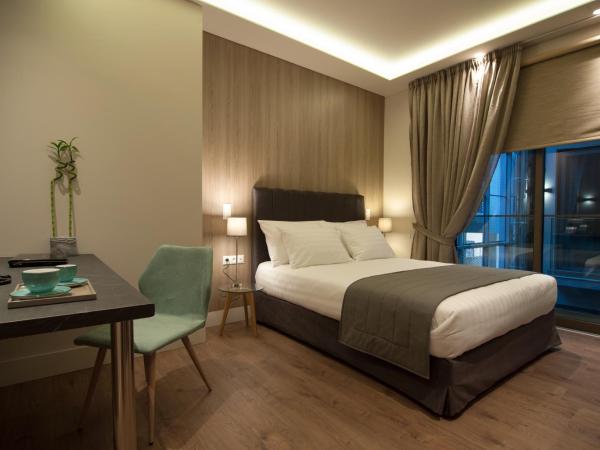 Athens Platinum Rooms and Suites : photo 5 de la chambre chambre double ou lits jumeaux standard avec balcon