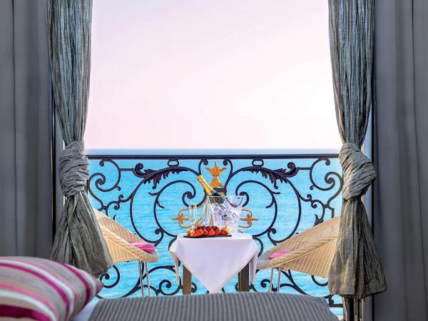 Hôtel Le Royal Promenade des Anglais : photo 2 de la chambre chambre double ou lits jumeaux deluxe - vue sur mer