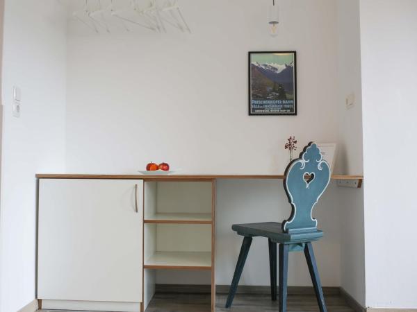 Hotel Sonnenhof - bed & breakfast & appartements : photo 10 de la chambre chambre simple avec balcon