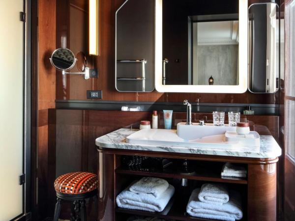 Hotel Les Bains Paris : photo 6 de la chambre chambre lit king-size deluxe