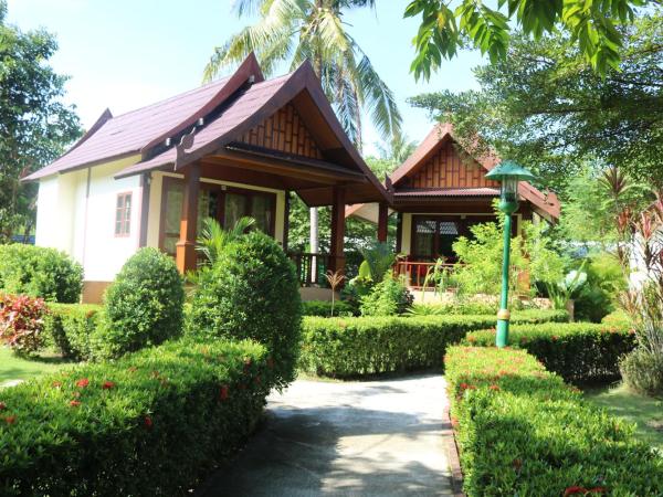 Rasa sayang Resort - SHA Certificate : photo 7 de la chambre villa de luxe - vue sur jardin
