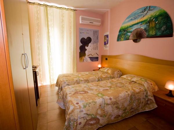 Hotel Cineholiday : photo 2 de la chambre chambre double ou lits jumeaux Économique