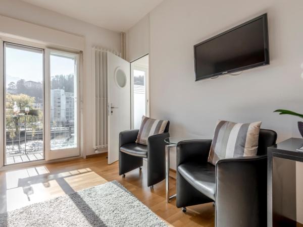 Boutique Hotel KARL : photo 3 de la chambre chambre triple avec balcon - vue sur rivière et montagne