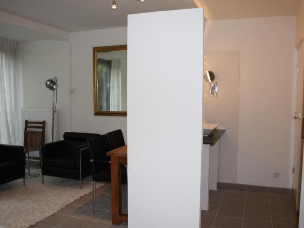 At number 6 : photo 5 de la chambre chambre double ou lits jumeaux avec salle de bains