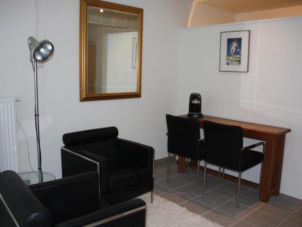 At number 6 : photo 7 de la chambre chambre double ou lits jumeaux avec salle de bains