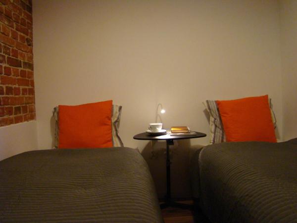 St. Dorothys hostel - apartments : photo 10 de la chambre chambre lits jumeaux
