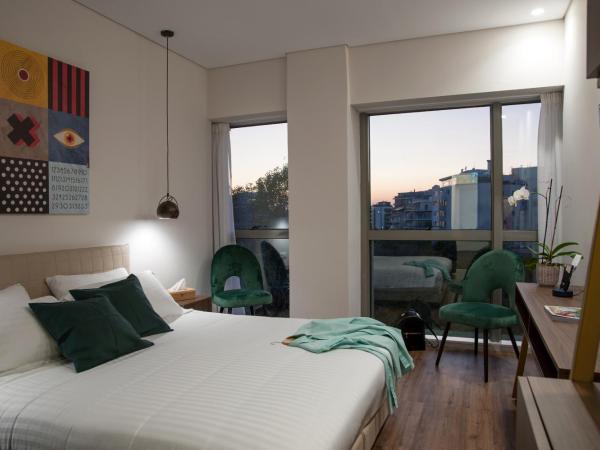 B4B Athens Signature Hotel : photo 2 de la chambre chambre double ou lits jumeaux supérieure avec vue sur ville