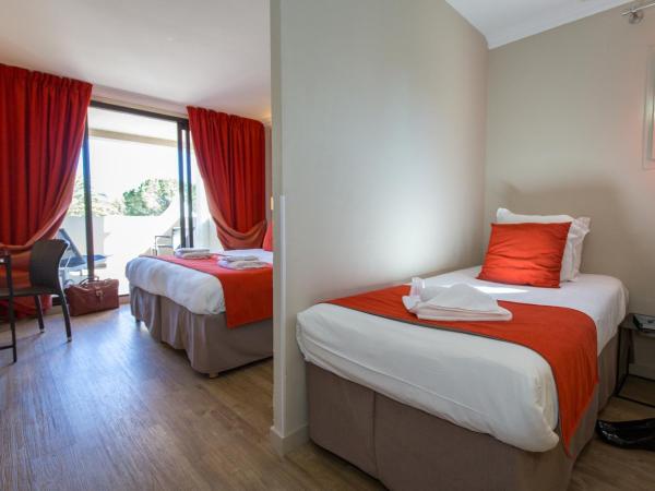 SOWELL HOTELS Saint Tropez : photo 10 de la chambre chambre triple supérieure