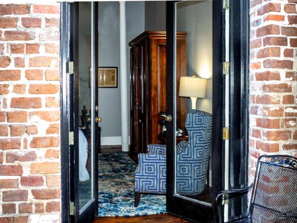 East Bay Inn, Historic Inns of Savannah Collection : photo 2 de la chambre chambre lit queen-size avec patio