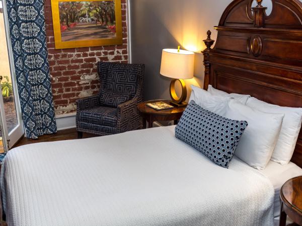 East Bay Inn, Historic Inns of Savannah Collection : photo 3 de la chambre chambre lit queen-size avec patio