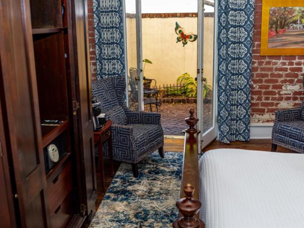 East Bay Inn, Historic Inns of Savannah Collection : photo 4 de la chambre chambre lit queen-size avec patio