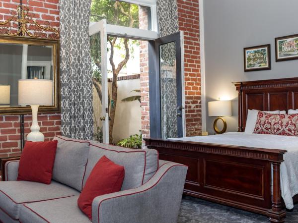 East Bay Inn, Historic Inns of Savannah Collection : photo 7 de la chambre suite lit king-size avec patio