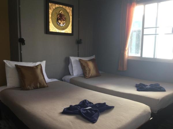 North Star Guest House : photo 2 de la chambre chambre double ou lits jumeaux standard avec climatisation