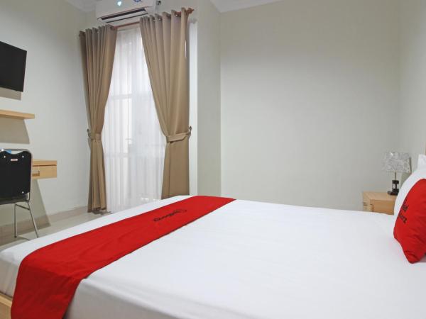 RedDoorz near AMIKOM Yogyakarta : photo 5 de la chambre chambre double