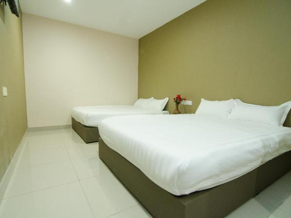 Hotel Raja Bot : photo 8 de la chambre chambre familiale