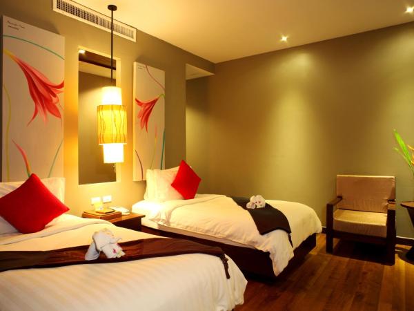 Chongfah Beach Resort Khaolak - SHA Extra Plus : photo 4 de la chambre chambre deluxe double ou lits jumeaux