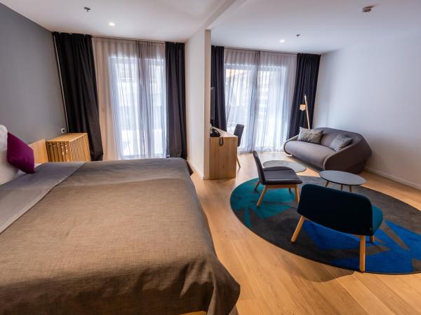 Hotel Academia : photo 4 de la chambre suite junior avec terrasse