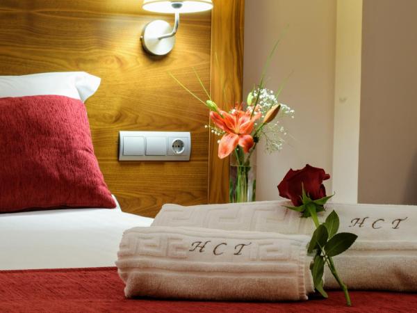 Hospedium Hotel Casino Del Tormes : photo 8 de la chambre chambre triple