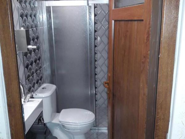 Özgür Hotel : photo 7 de la chambre grande chambre simple