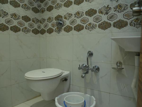 Shree Akshar Restaurant and Hotel : photo 8 de la chambre chambre triple deluxe