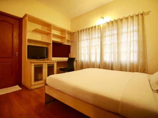 Falcon Suites Residency Road : photo 2 de la chambre chambre double deluxe