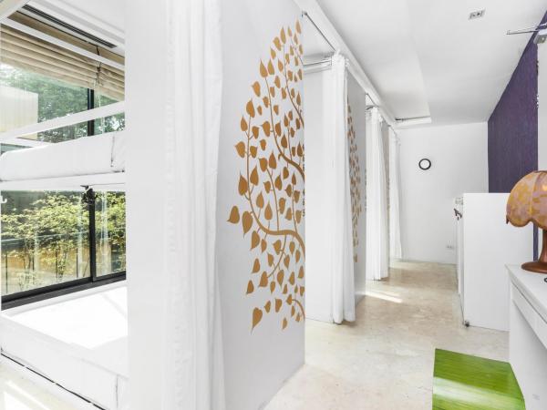 Nappark Hostel @Khao San : photo 4 de la chambre lit dans dortoir mixte de 8 lits