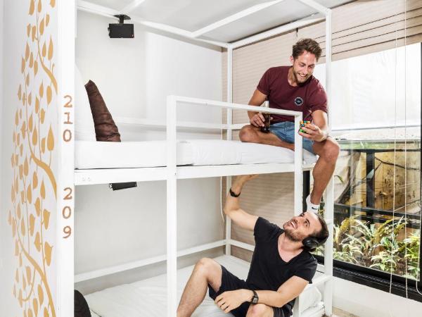 Nappark Hostel @Khao San : photo 2 de la chambre lit superposé en dortoir mixte pour 6 personnes (chambre supérieure)