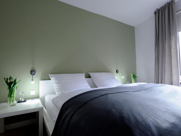Hotel KUHBERG Hamburg : photo 1 de la chambre chambre double avec salle de bains privative