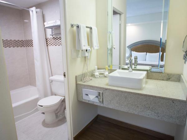 Best Western PLUS Monterrey Colón : photo 7 de la chambre junior suite with 2 double beds and kitchenette - non smoking