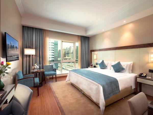 Stella Di Mare Dubai Marina Hotel : photo 2 de la chambre deluxe king room city view (free shuttle bus to the beach and marina mall)