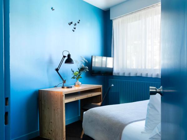 Mon Hotel à Gap : photo 4 de la chambre chambre familiale avec douche