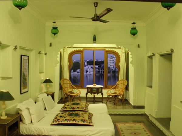 Kankarwa Haveli : photo 3 de la chambre deluxe lake front suite