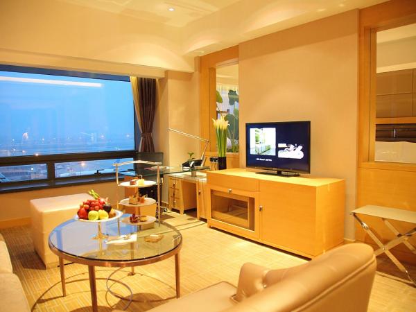 Shanghai Hongqiao Airport Hotel - Air China : photo 2 de la chambre suite exécutive