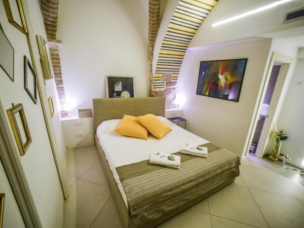 Little Italy Hostel Ex Chiesa S Donato : photo 1 de la chambre chambre lit king-size deluxe