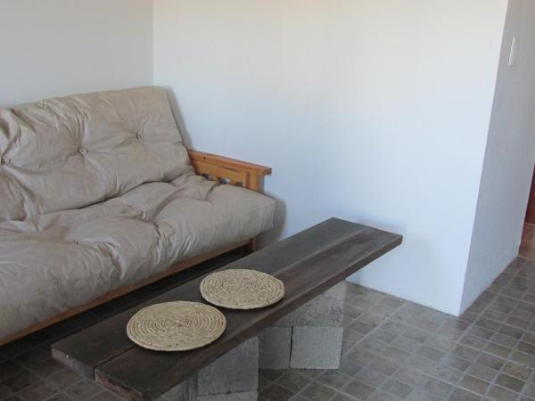 Hostel Aves del Lago : photo 9 de la chambre appartement - vue sur jardin